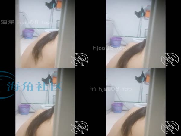 (原创)在厨房做菜的父亲怎么也想不到,我居然在浴室里疯狂的干着后妈。