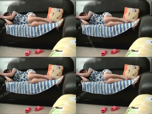 妈妈在午睡忍不住还是把他给强奸了操到他高潮